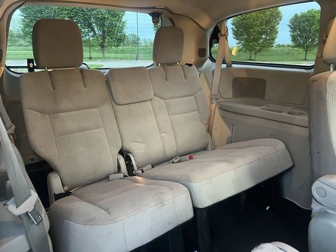 Used 2019 Dodge Grand Caravan SE w/ UConnect Hands-Free Group FWD image 13