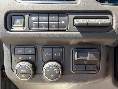 Used 2023 Chevrolet Tahoe High Country w/ Advanced Technology Package AWD/4WD image 11