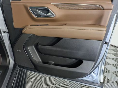 Used 2024 Chevrolet Suburban High Country AWD/4WD image 43