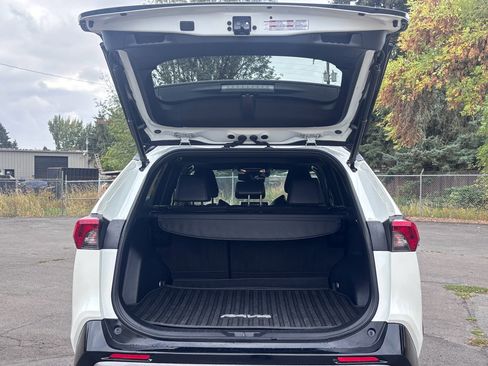 Used 2020 Toyota RAV4 XSE image 9