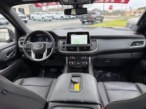 Used 2022 GMC Yukon XL SLT image 9