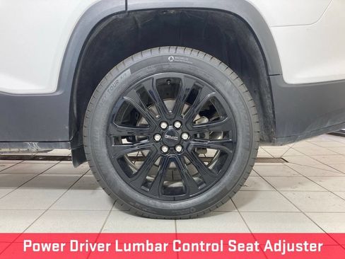 Used 2023 GMC Acadia SLE w/ Elevation Edition AWD/4WD image 27