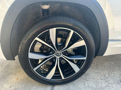 New 2026 Volkswagen Atlas Cross Sport SEL Premium R-Line image 22