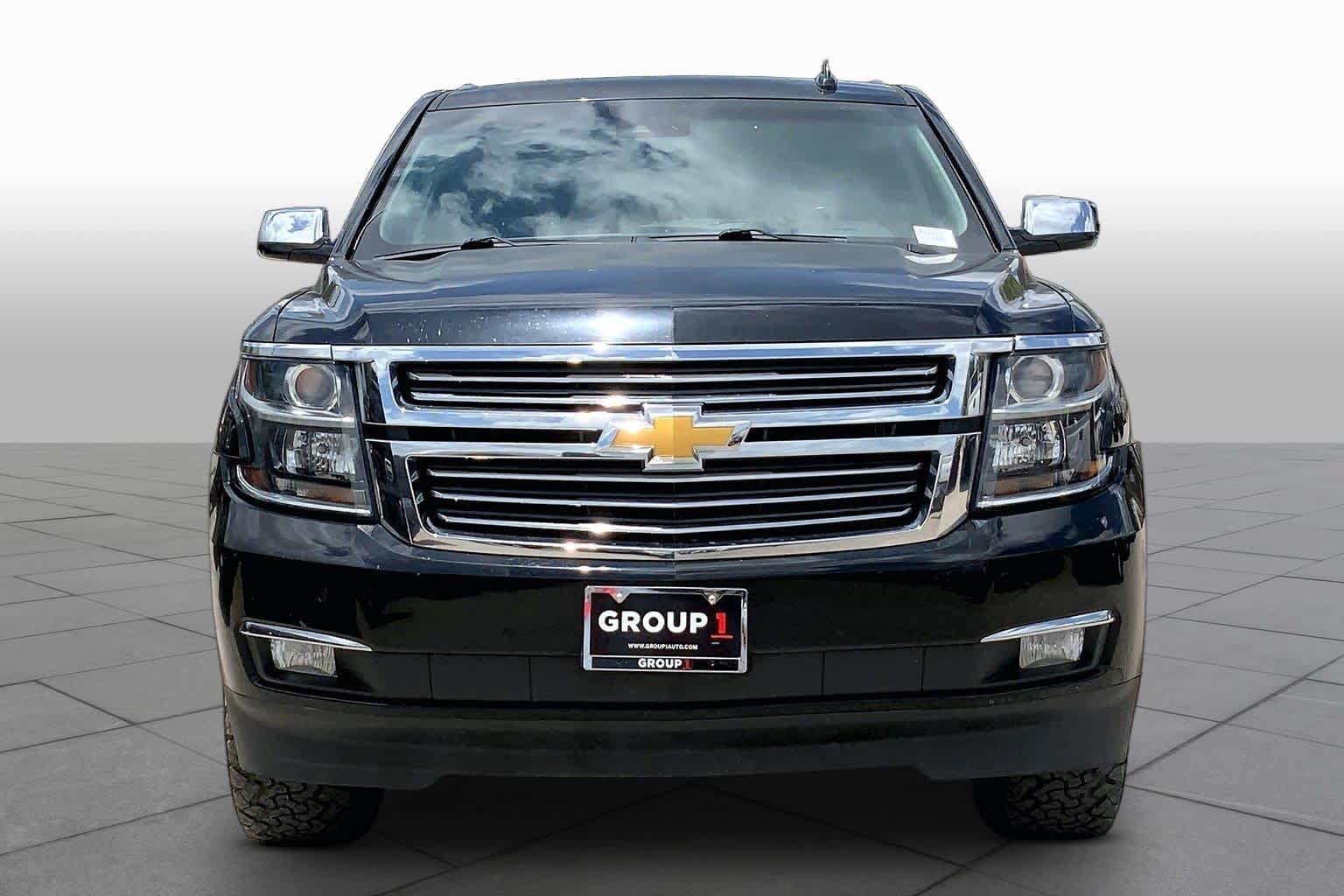 Used 2018 Chevrolet Suburban Premier RWD image 4