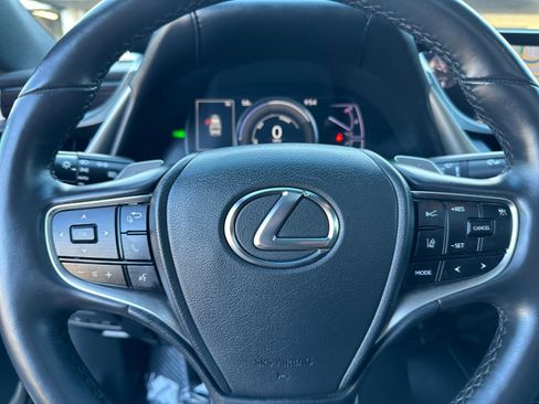 Used 2019 Lexus ES 300h image 25