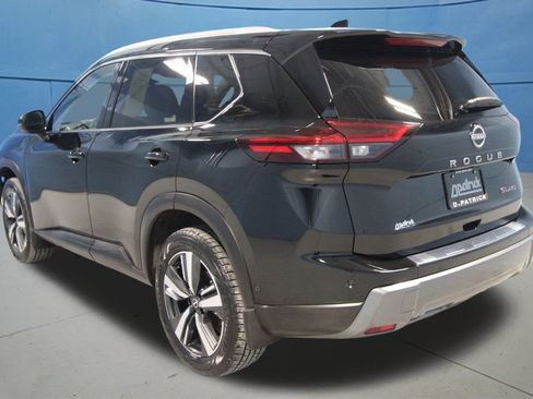 Used 2024 Nissan Rogue SL w/ SL Premium Package image 35