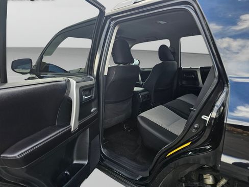 Used 2016 Toyota 4Runner SR5 AWD/4WD image 22