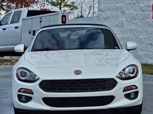 Used 2018 FIAT 124 Spider Lusso image 2