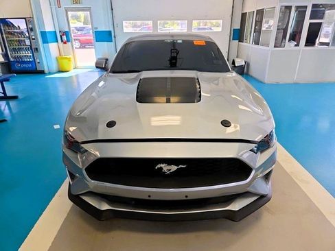 Used 2020 Ford Mustang Premium RWD image 3