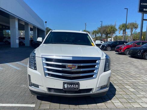 Used 2019 Cadillac Escalade Premium Luxury AWD/4WD image 3