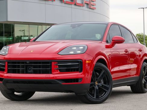 Certified 2024 Porsche Cayenne Coupe AWD/4WD image 31