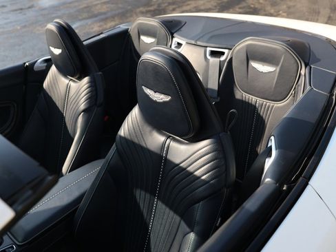 Used 2019 Aston Martin DB11 Volante image 8