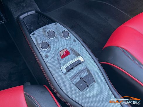 Used 2015 Ferrari 458 Spider image 21