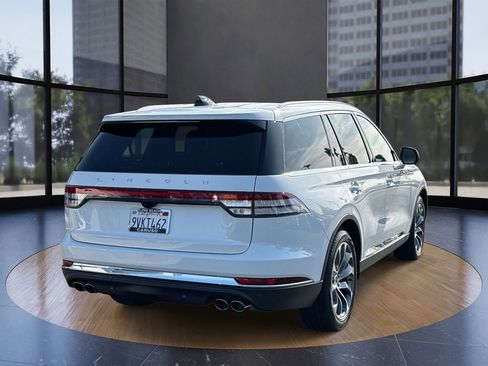 Used 2025 Lincoln Aviator Reserve image 3