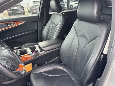 Used 2018 Lincoln MKX Reserve w/ Driver Assistance Package image 11