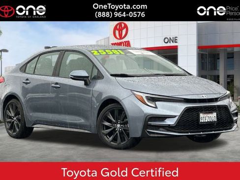 Certified 2025 Toyota Corolla SE image 1