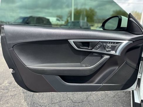 Used 2019 Jaguar F-TYPE Convertible RWD image 12