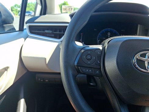 Used 2026 Toyota Corolla LE FWD image 20