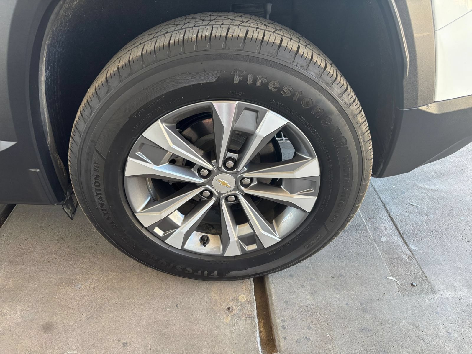 Used 2025 Chevrolet Equinox LT FWD image 29