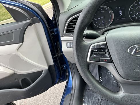 Used 2018 Hyundai Elantra SEL FWD image 19
