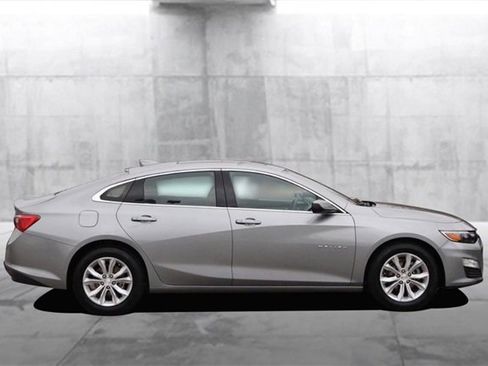 Used 2024 Chevrolet Malibu LT image 5