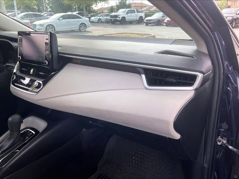 Used 2022 Toyota Corolla LE image 16