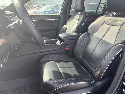 Used 2024 Jeep Grand Cherokee L Summit w/ MOPAR Finishing Package image 17