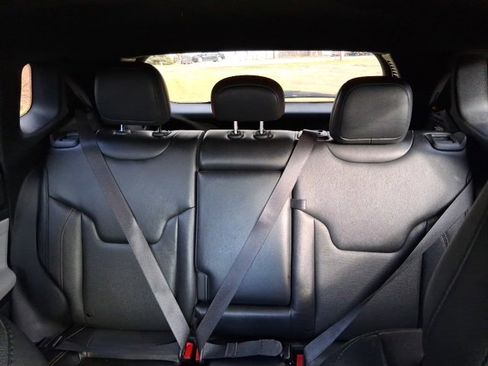 Used 2023 Jeep Compass Limited image 13