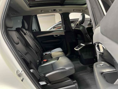 Used 2022 Volvo XC90 T5 Momentum AWD/4WD image 36
