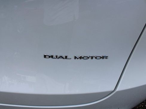 Used 2021 Tesla Model Y Long Range AWD/4WD image 33