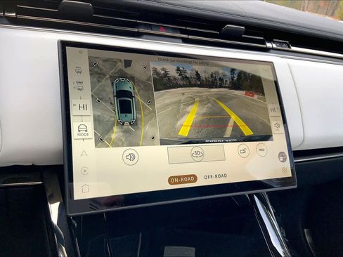 Used 2025 Land Rover Range Rover Sport SE image 27