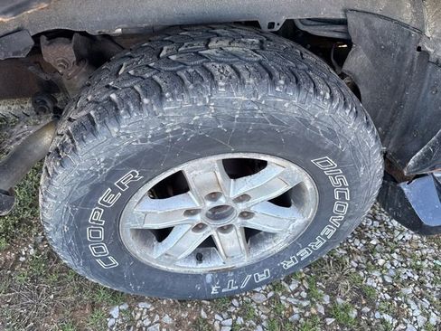 Used 2003 Cadillac Escalade ESV Base w/ Marketing Vehicle Package image 11