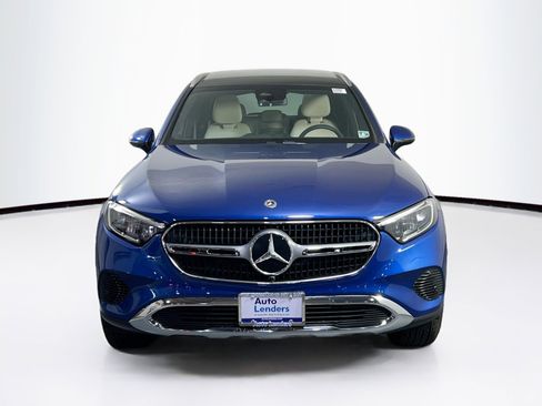 Used 2025 Mercedes-Benz GLC 300 4MATIC image 2