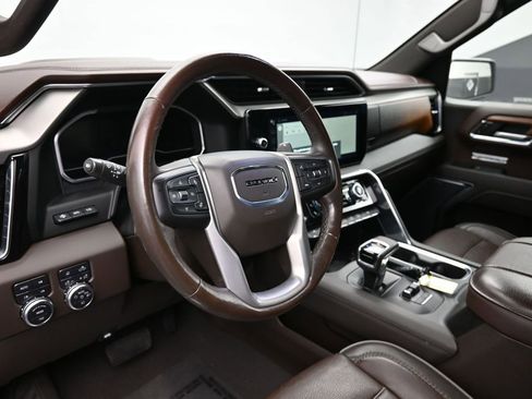 Used 2023 GMC Sierra 1500 Denali w/ Technology Package AWD/4WD image 12