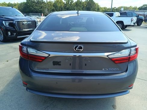 Used 2016 Lexus ES 300h image 4