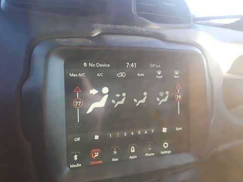 Used 2023 Jeep Renegade Latitude image 20