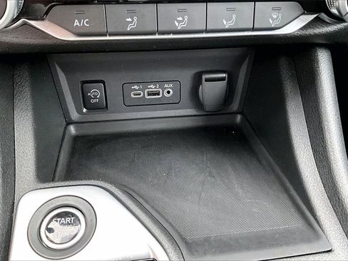 Used 2024 Nissan Sentra SV image 15