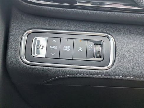 Certified 2025 Buick Enclave Preferred image 29