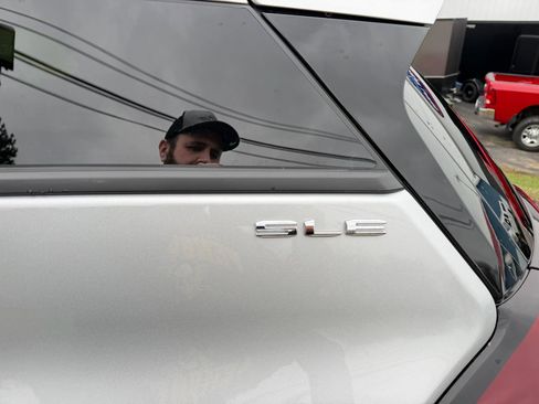 Used 2022 GMC Terrain SLE image 15