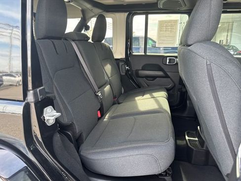 Used 2025 Jeep Wrangler Unlimited Sahara w/ Safety Group image 39