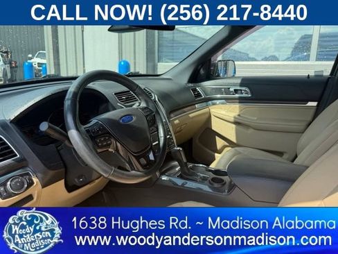 Used 2017 Ford Explorer Limited w/ Equipment Group 301A FWD image 8
