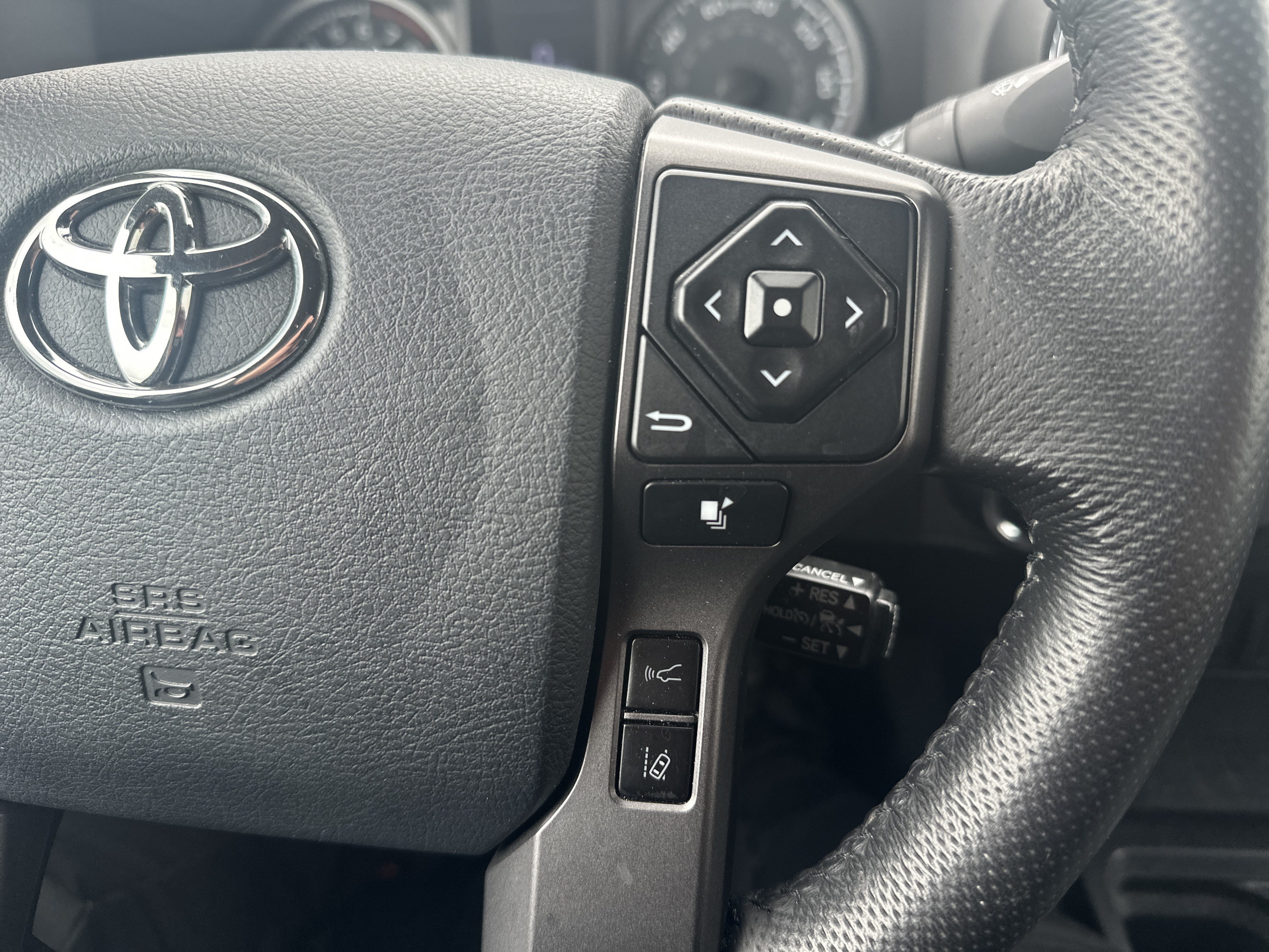 Used 2020 Toyota Tacoma TRD Sport AWD/4WD image 12