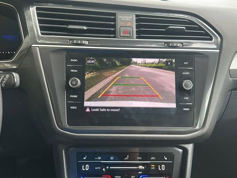 Certified 2024 Volkswagen Tiguan SE FWD image 13