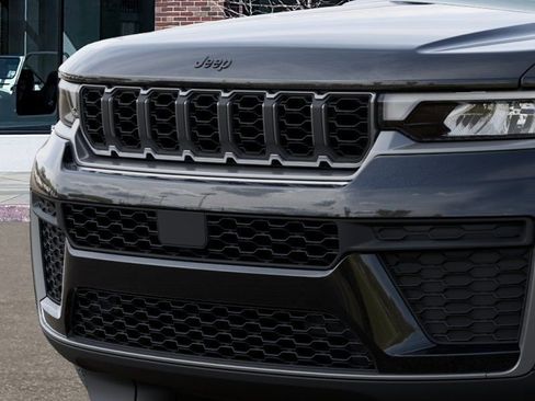 New 2026 Jeep Grand Cherokee Altitude RWD image 11