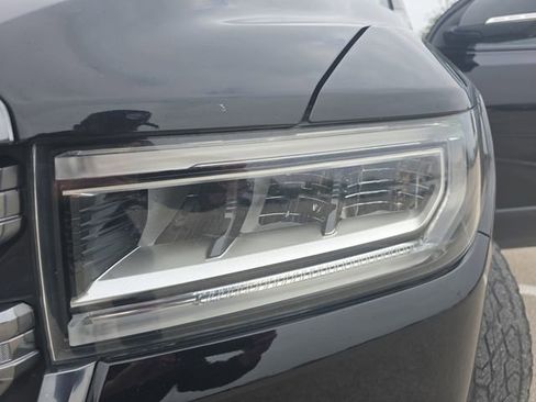 Used 2022 GMC Acadia AT4 w/ Technology Package image 30