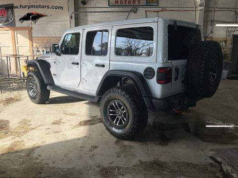 Used 2024 Jeep Wrangler Unlimited Rubicon w/ XTREMEE 35" Tire Package image 23