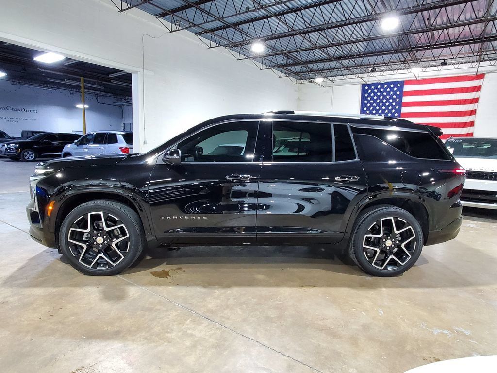 Used 2025 Chevrolet Traverse High Country FWD image 13