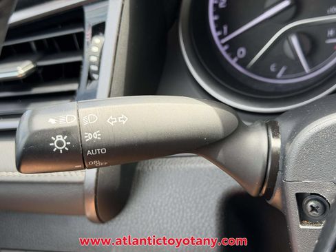 Used 2023 Toyota Camry SE AWD/4WD image 30