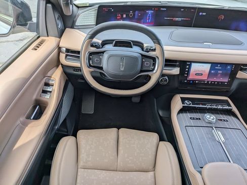 New 2026 Lincoln Navigator Black Label AWD/4WD image 17