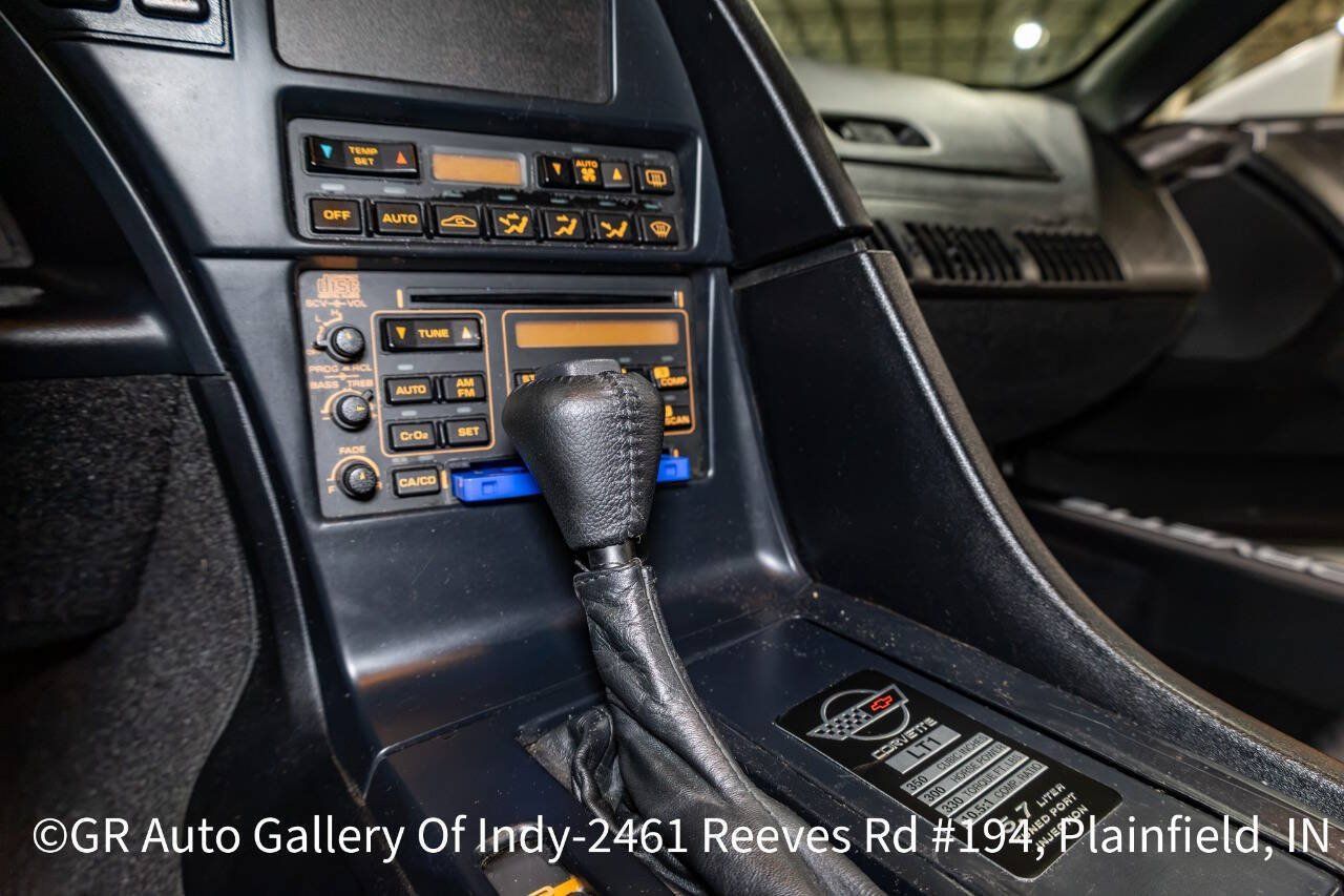 Used 1992 Chevrolet Corvette Coupe RWD image 15